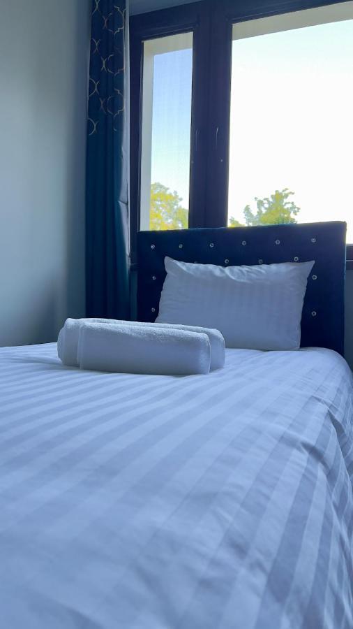 Aparthotel W Dolinie Stawow Zator By Housine Las Εξωτερικό φωτογραφία