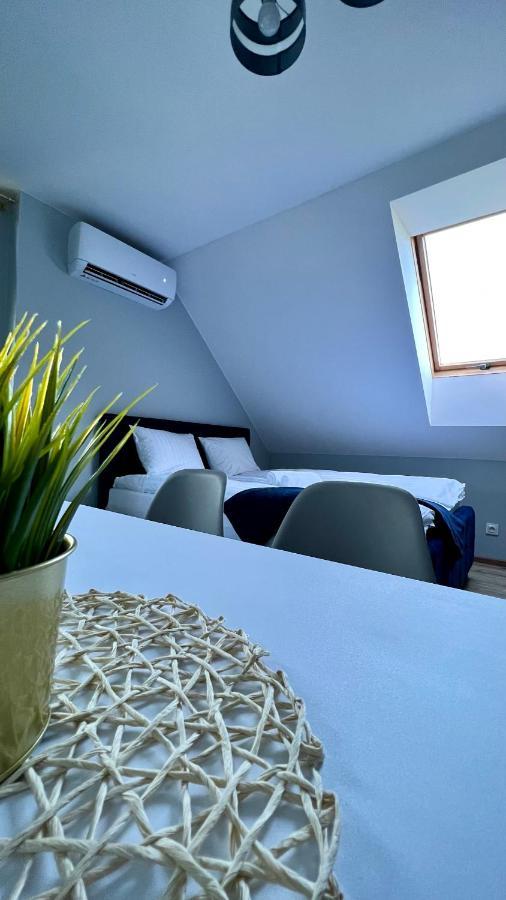 Aparthotel W Dolinie Stawow Zator By Housine Las Εξωτερικό φωτογραφία